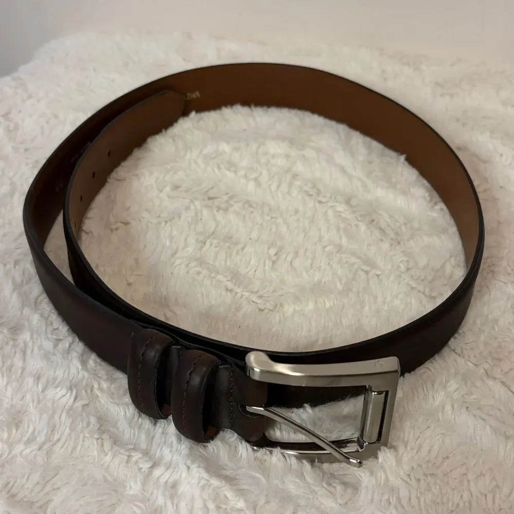 Van Heusen Genuine Leather Classic Brown Belt Silver Hardware Minimalist Size 40